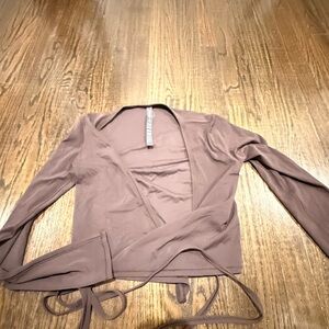 Vuori wrap top in French roast